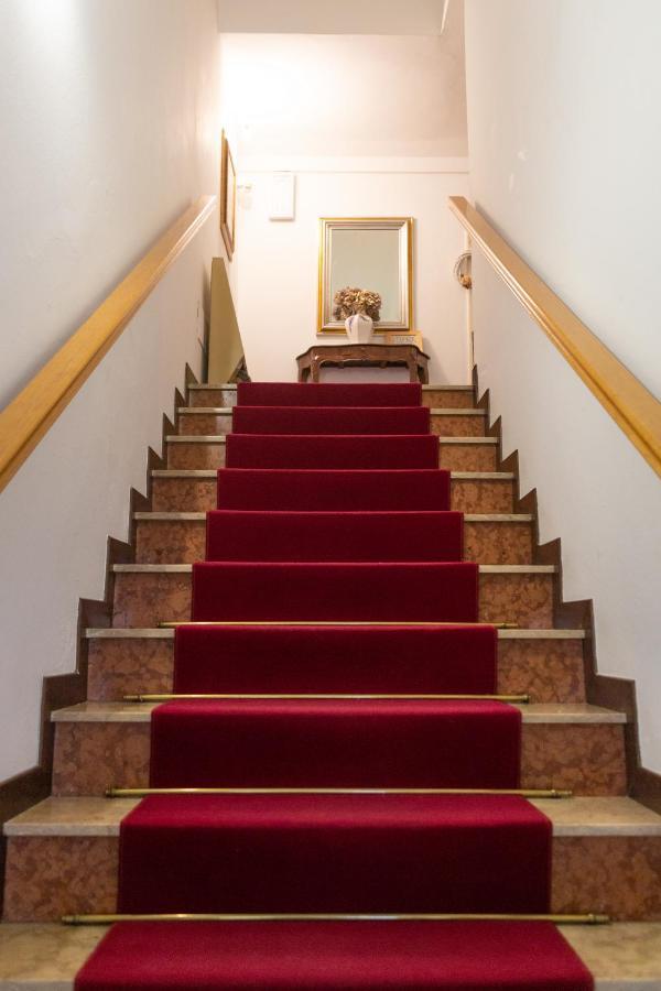 Albergo Ristorante Leon D'Oro Este Dış mekan fotoğraf